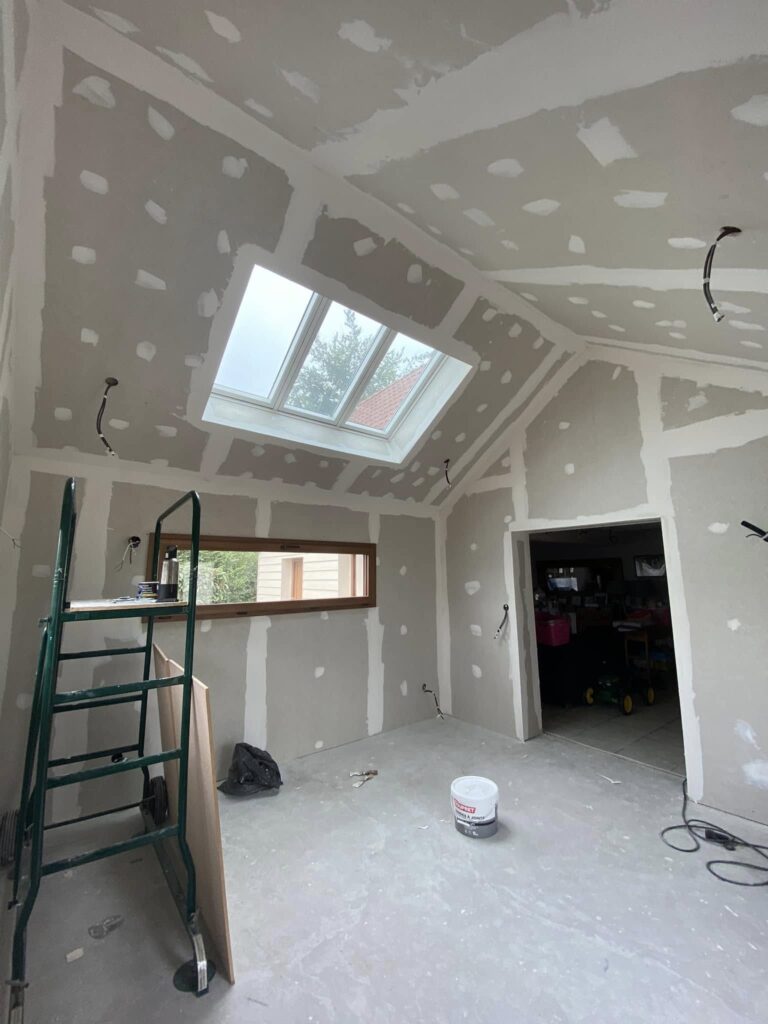 Chantier de peinture interieure realise a Dieppe par Guillaumes Services