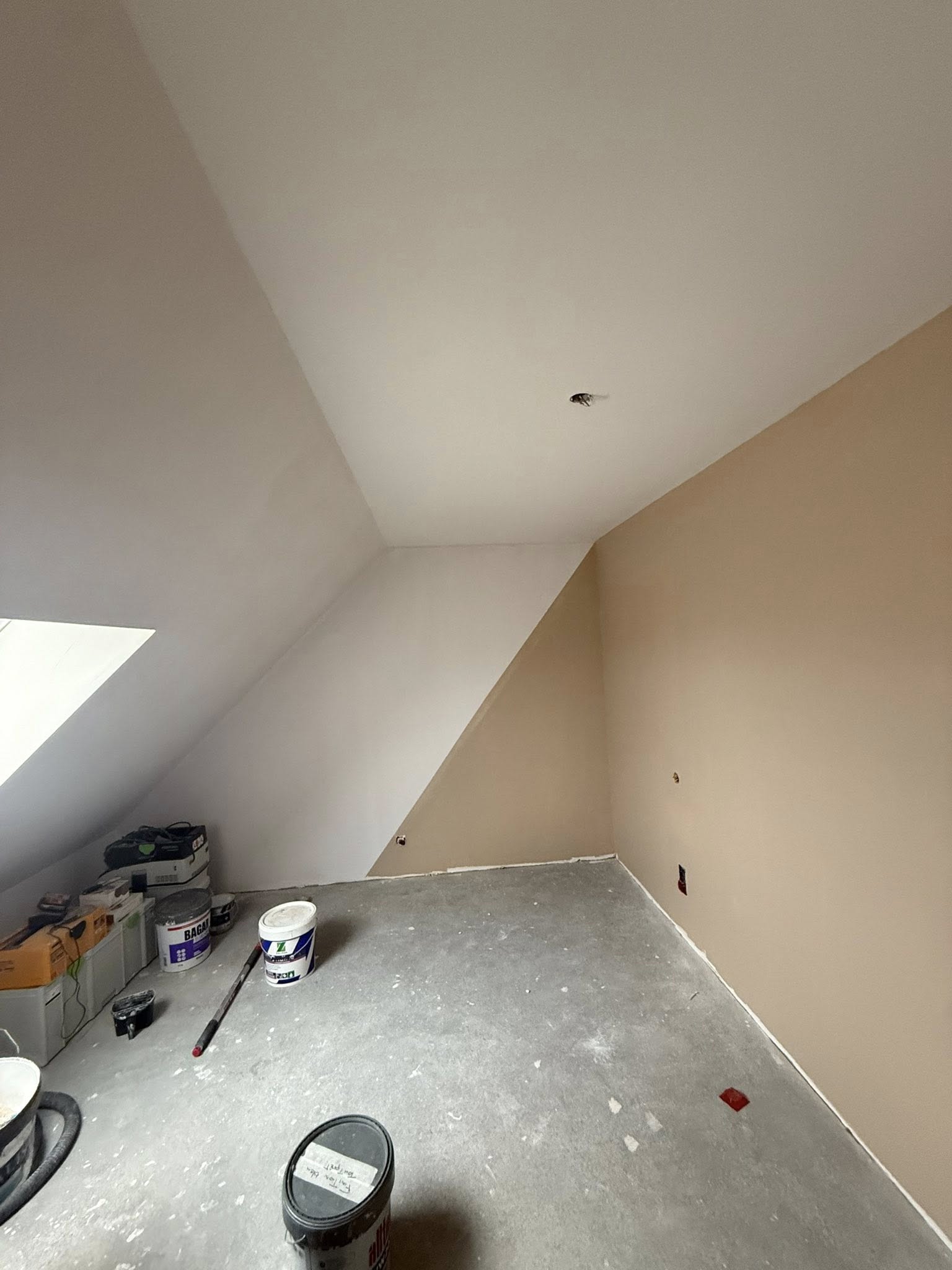 Peinture murale de salon a Dieppe par Guillaumes Services